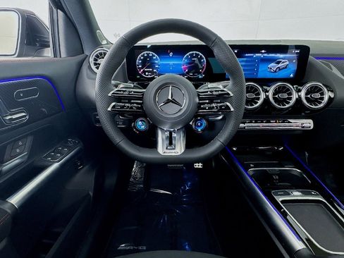 New 2026 Mercedes-Benz GLA 35 AMG 4MATIC image 4
