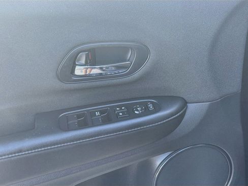 Used 2021 Honda HR-V Sport image 16