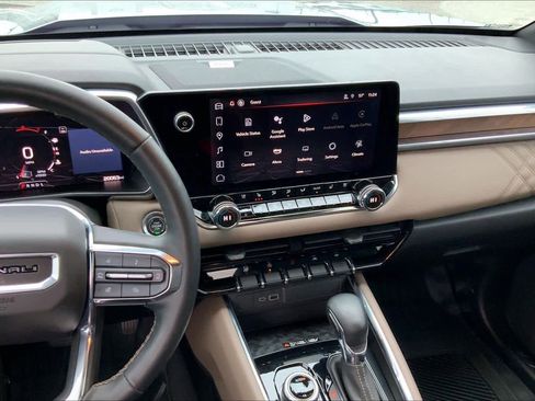 Used 2023 GMC Canyon Denali image 7