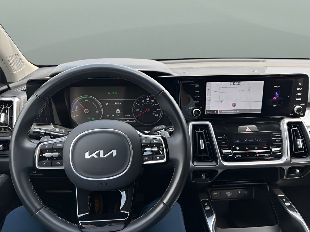 Used 2023 Kia Sorento EX AWD/4WD image 11