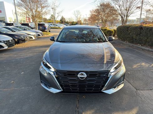 New 2025 Nissan Altima 2.5 SV image 2