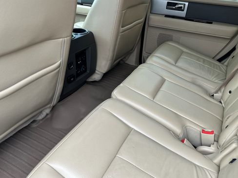 Used 2011 Ford Expedition XLT w/ 201A Rapid Spec Order Code image 12