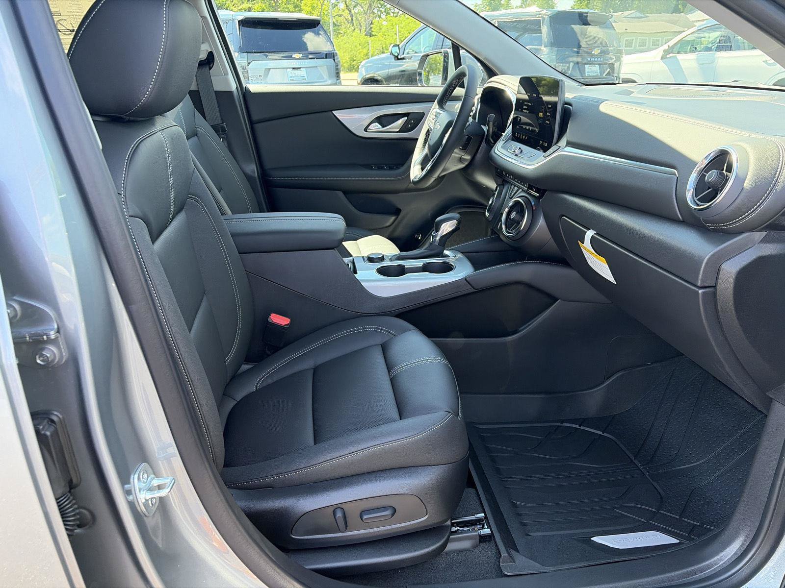 New 2026 Chevrolet Blazer LT w/ LPO, Floor Liner Package AWD/4WD image 14