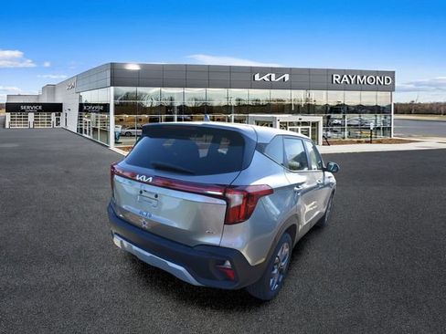 Used 2024 Kia Seltos LX AWD/4WD image 3