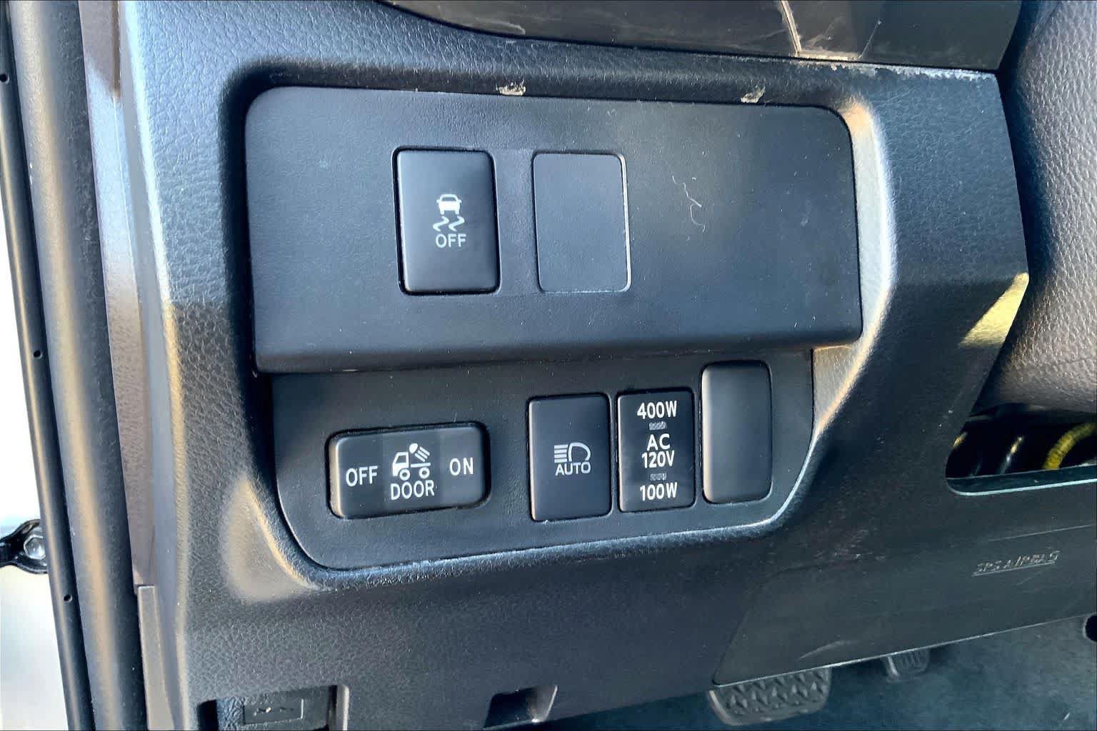 Used 2023 Toyota Tacoma TRD Off-Road w/ Technology Package AWD/4WD image 35