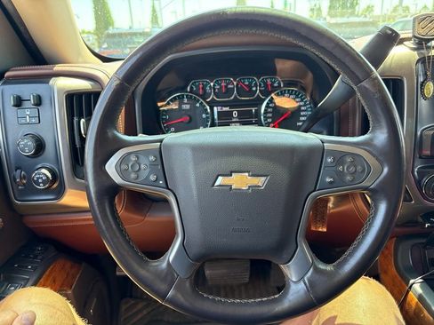 Used 2015 Chevrolet Silverado 1500 High Country w/ High Country Premium Package AWD/4WD image 2