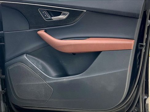 Used 2021 Audi Q7 2.0T Premium w/ Convenience Package image 23