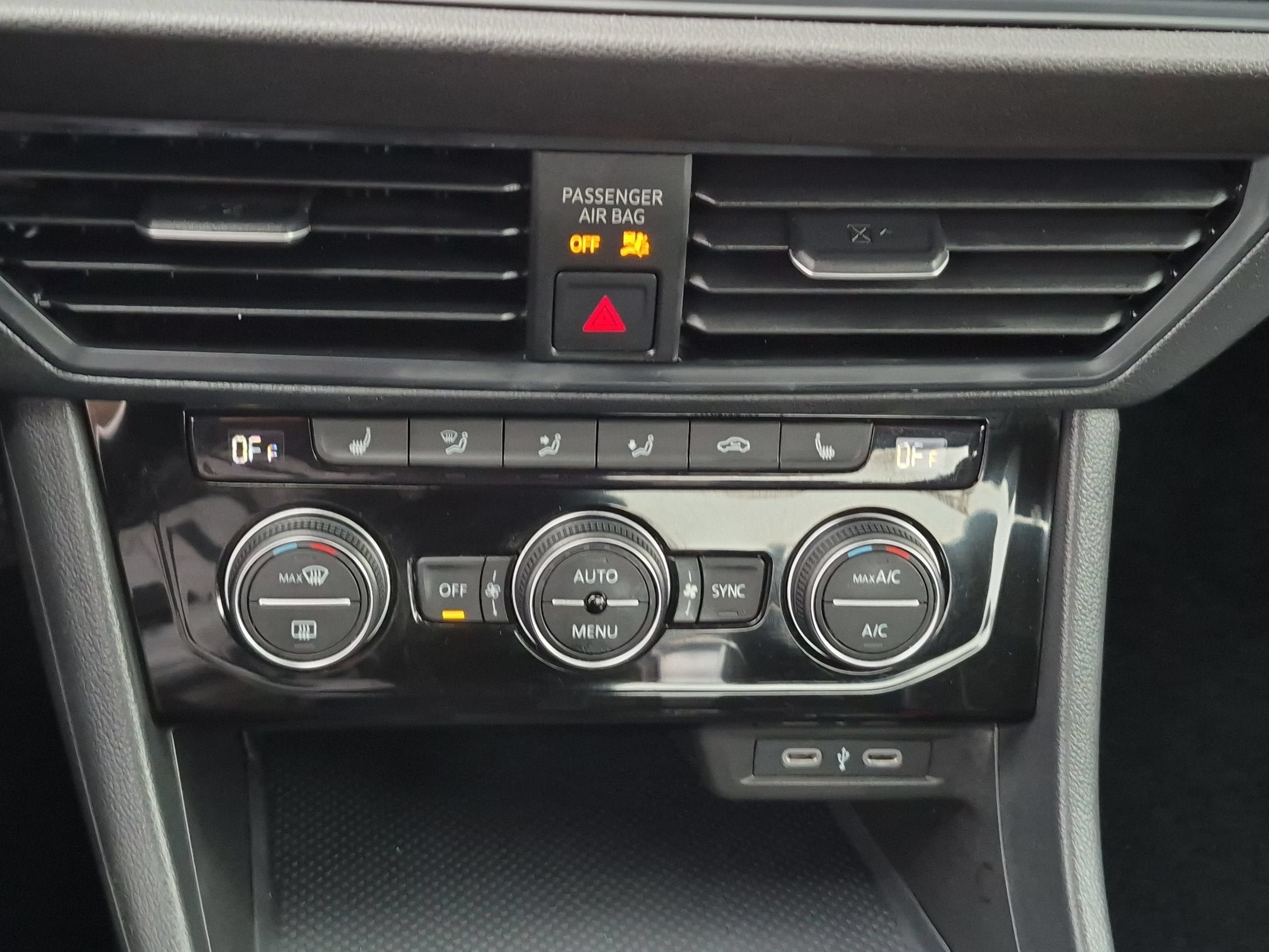 Used 2024 Volkswagen Jetta SE FWD image 22