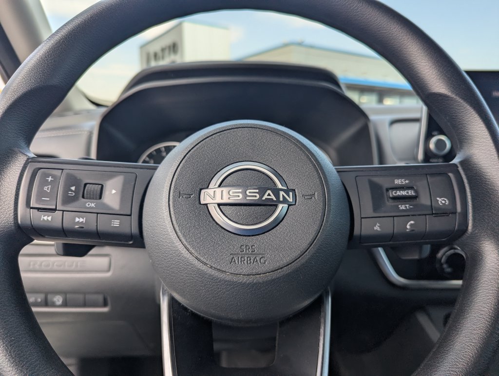 Used 2024 Nissan Rogue S AWD/4WD image 20