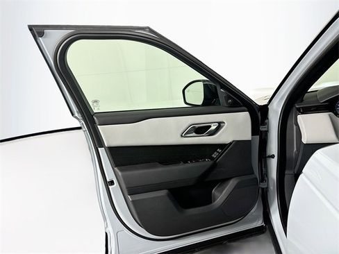 New 2026 Land Rover Range Rover Velar Dynamic SE image 11