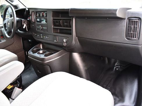 Used 2022 Chevrolet Express 3500 LS image 40