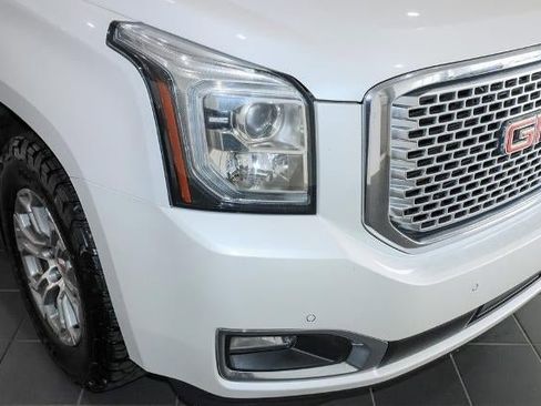 Used 2017 GMC Yukon XL Denali image 10