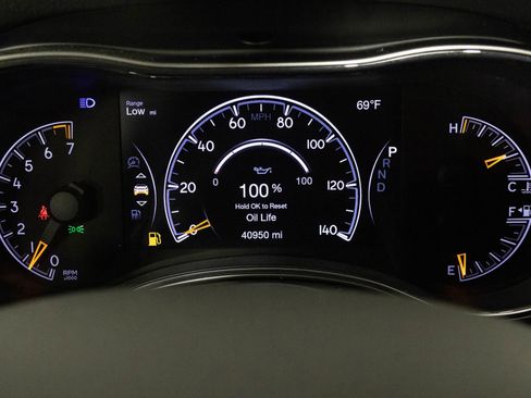 Used 2022 Jeep Grand Cherokee Limited image 29