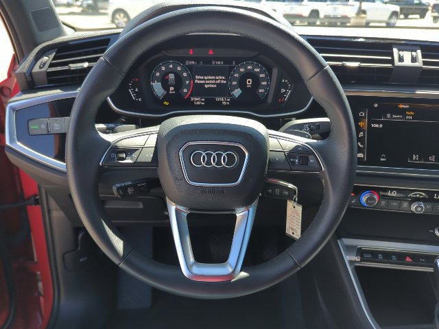 Used 2025 Audi Q3 2.0T Premium AWD/4WD image 11