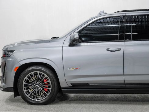 Used 2023 Cadillac Escalade V image 16