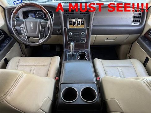 Used 2017 Lincoln Navigator Reserve image 11