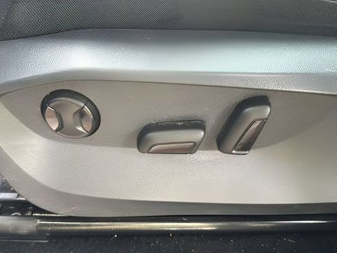 Used 2024 Volkswagen Tiguan SE R-Line FWD image 23