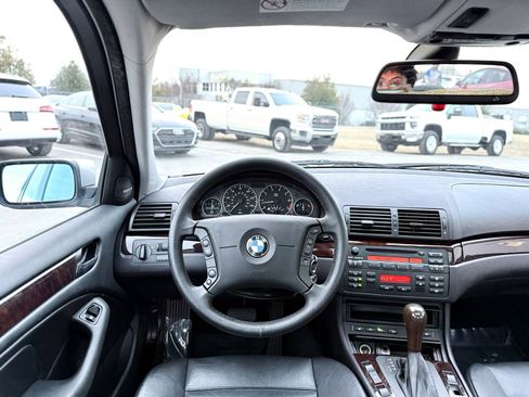 Used 2005 BMW 330xi Sedan image 38