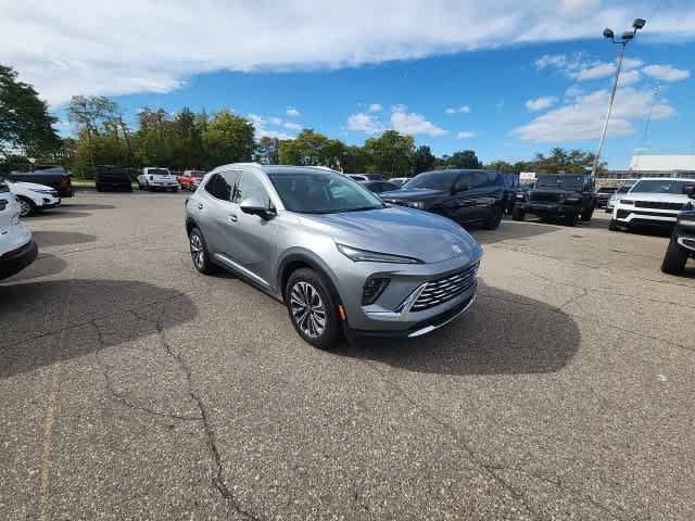 Used 2024 Buick Envision Preferred AWD/4WD image 7