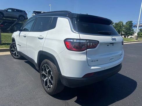 Used 2025 Jeep Compass Limited AWD/4WD image 5