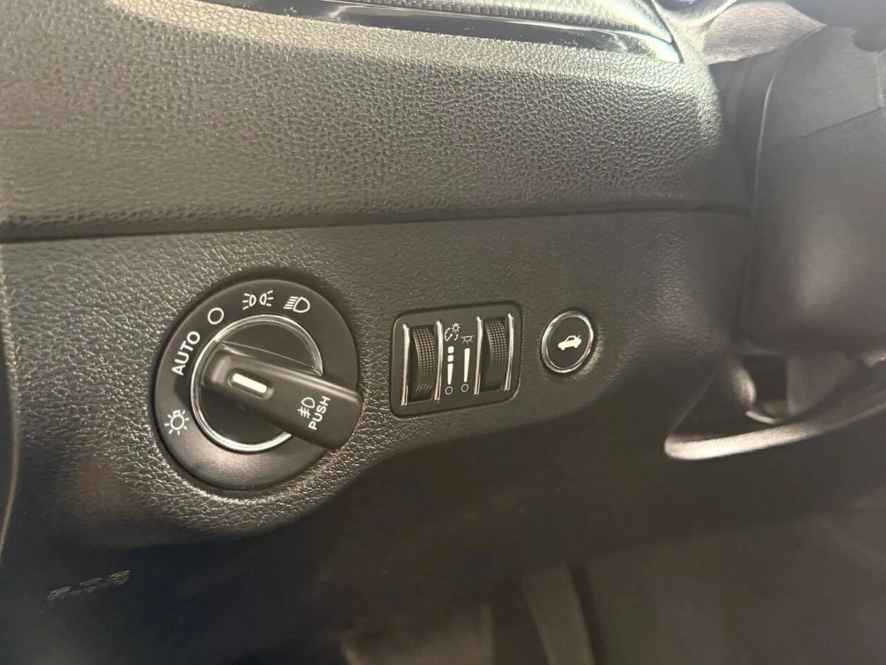 Used 2016 Chrysler 300 S AWD/4WD image 28