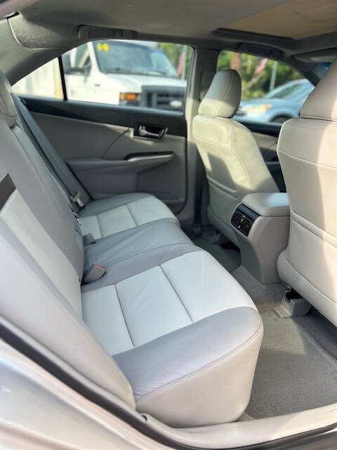 Used 2012 Toyota Camry XLE FWD image 17