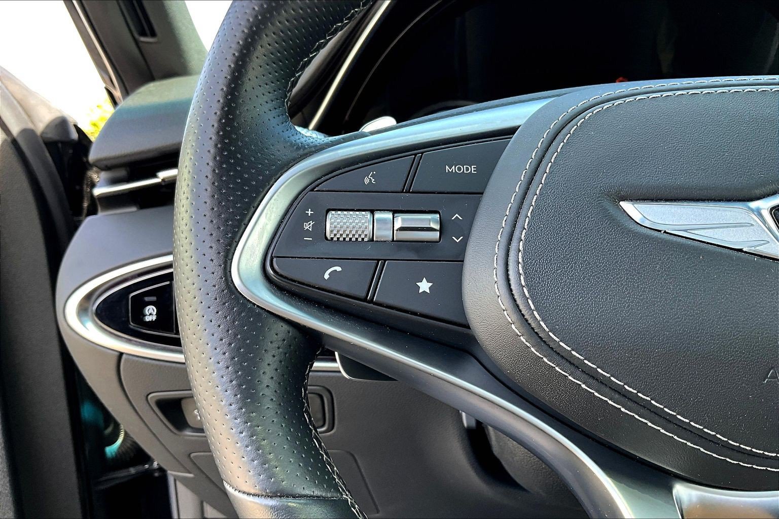 Used 2025 Genesis GV70 3.5T Sport AWD/4WD image 7