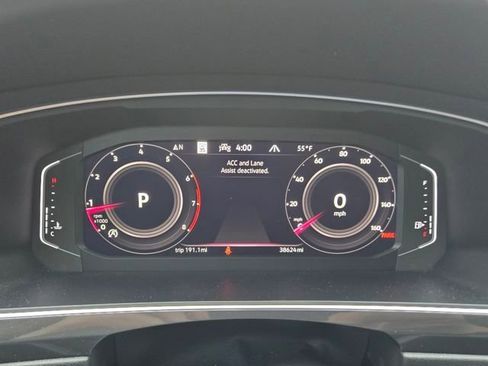 Certified 2023 Volkswagen Tiguan SEL R-Line image 9