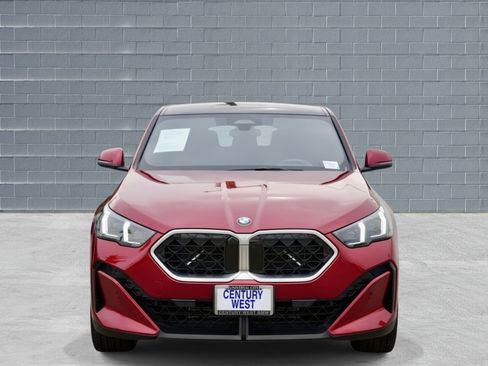 Used 2025 BMW X2 xDrive28i image 2