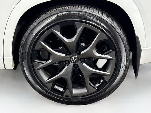 Used 2025 Lexus TX 500h AWD w/ Technology Package image 9