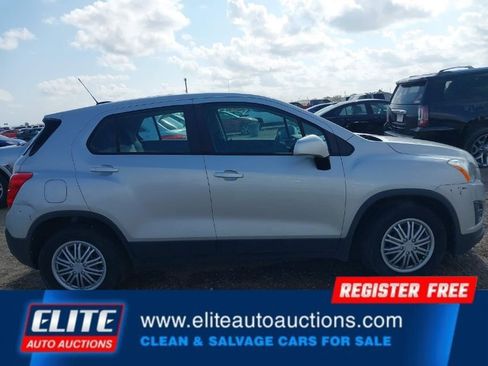 Used 2016 Chevrolet Trax LS w/ LPO, Cargo Package image 25