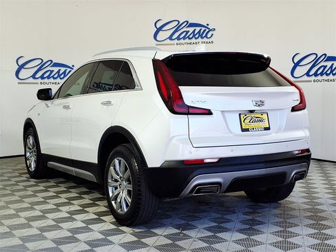Used 2022 Cadillac XT4 Premium Luxury w/ Cold Weather Package image 2