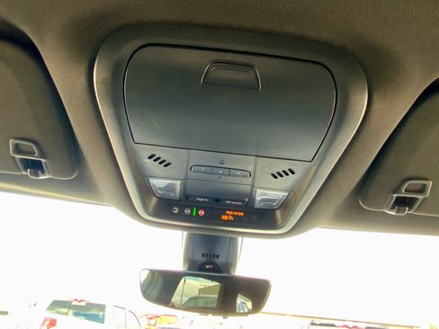Used 2022 Buick Enclave Premium AWD/4WD image 46