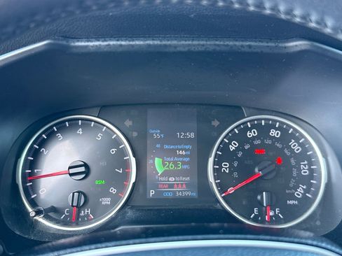 Used 2021 Toyota RAV4 XLE Premium image 17