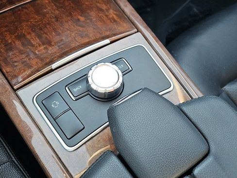 Used 2013 Mercedes-Benz E 350 4MATIC Sedan image 28