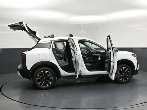 New 2026 Nissan Kicks SV w/ Cold Weather Package AWD/4WD image 25