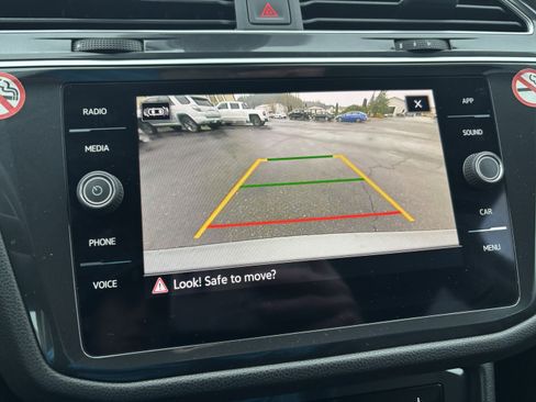 Used 2024 Volkswagen Tiguan SE image 29