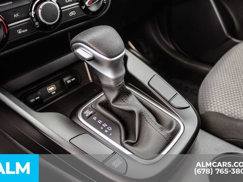 Used 2025 Kia Soul LX w/ LX Technology Package FWD image 35