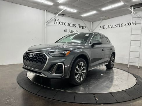 Used 2023 Audi Q5 2.0T Premium w/ Convenience Package AWD/4WD image 3