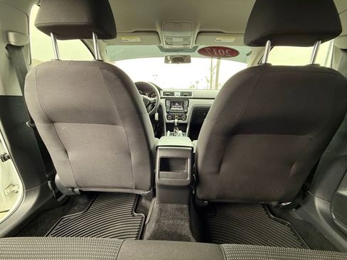 Used 2017 Volkswagen Passat 1.8T S image 13