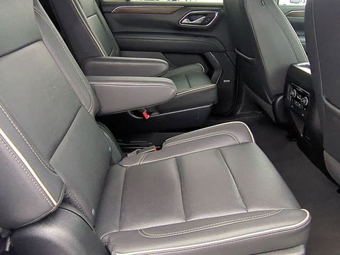 Used 2023 Chevrolet Suburban Premier image 19