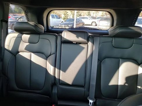 New 2025 Jeep Grand Cherokee Limited w/ Luxury Tech Group II image 21