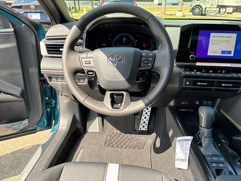 New 2026 Toyota Camry SE FWD image 18