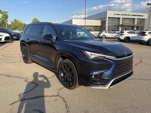 Used 2024 Lexus TX 500h AWD w/ Technology Package image 6