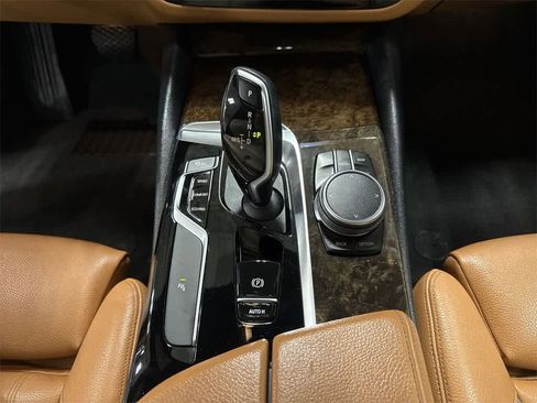 Used 2019 BMW 530i xDrive w/ Convenience Package image 32