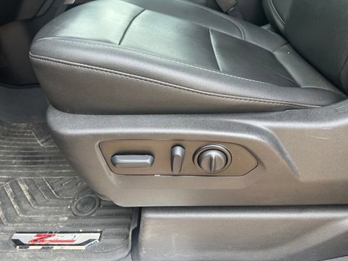 Used 2022 Chevrolet Silverado 1500 LT Trail Boss w/ LT Trail Boss Premium Package AWD/4WD image 20