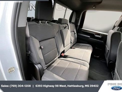 Used 2025 Chevrolet Silverado 3500 LT w/ Safety Package image 20