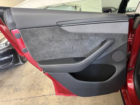 Used 2026 Tesla Model Y Long Range RWD image 33