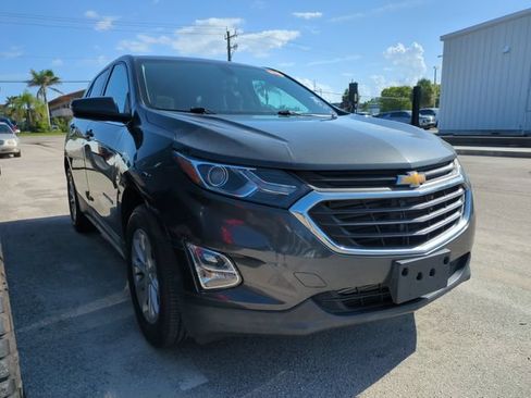 Used 2018 Chevrolet Equinox LT FWD image 2