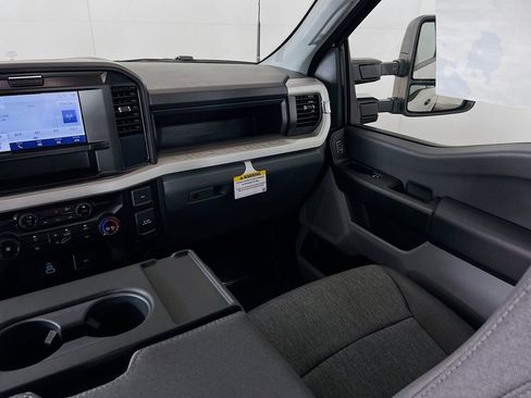 New 2026 Ford F250 XL w/ XL Chrome Package image 24